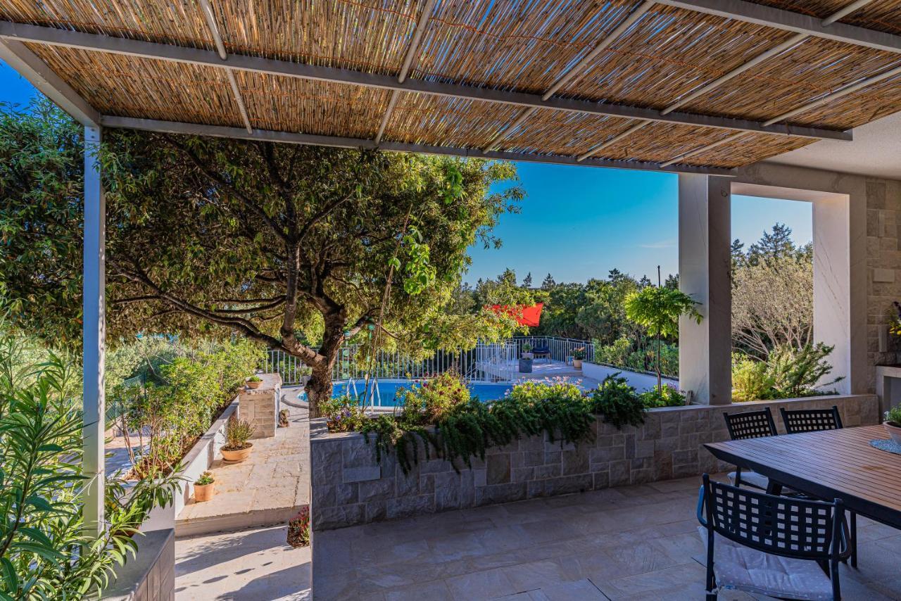 Villa Vera Loviste Exterior photo